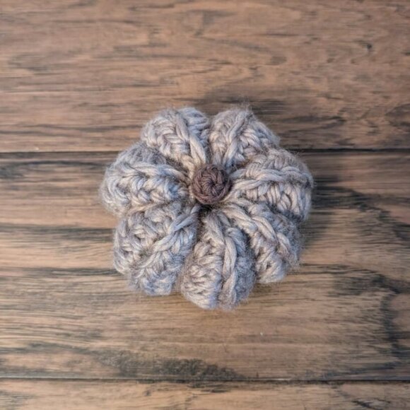 Crochet Fall Pumpkins set of 2 cream handmade pumpkins - Picture 11 of 12